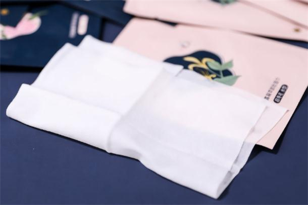 花西子卸妝濕巾能帶上飛機(jī)嗎 花西子卸妝巾能當(dāng)濕紙巾用嗎 花西子卸妝濕巾能帶上飛機(jī)嗎 花西子卸妝巾能當(dāng)濕紙巾用嗎