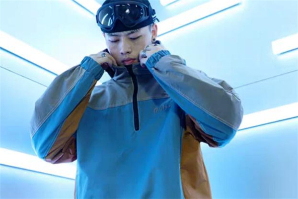 男生秋冬穿什么衣服好看 男生秋冬季穿搭指南 男生秋冬穿什么衣服好看 男生秋冬季穿搭指南