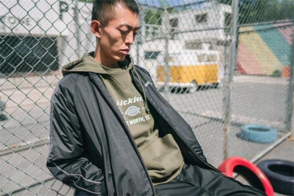 男生秋冬穿什么衣服好看 男生秋冬季穿搭指南 男生秋冬穿什么衣服好看 男生秋冬季穿搭指南