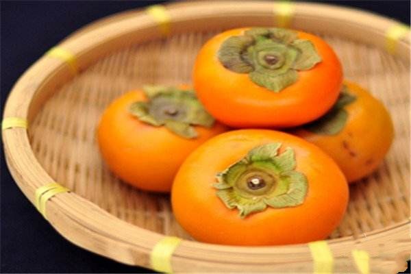 柿子皮能吃嗎 柿子皮怎么快速去掉 柿子皮能吃嗎 柿子皮怎么快速去掉