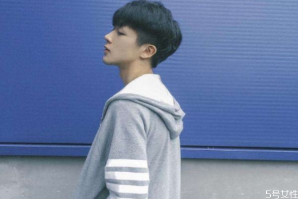 男朋友某天突然說你丑是什么感覺 男生說你丑的真正含義 男朋友某天突然說你丑是什么感覺 男生說你丑的真正含義