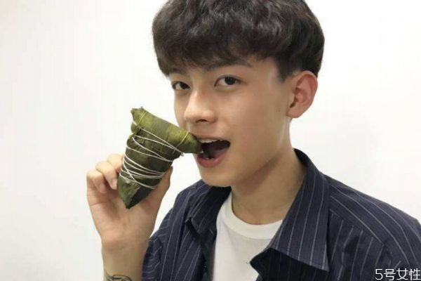 壞男生是如何讓女生喜歡上自己的 壞男生撩妹法則 壞男生是如何讓女生喜歡上自己的 壞男生撩妹法則