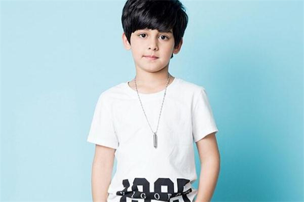 13歲男孩身高標準是多少 13歲男孩身高150正常嗎 13歲男孩身高標準是多少 13歲男孩身高150正常嗎