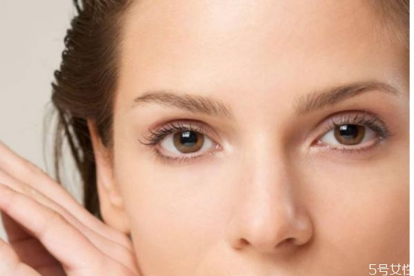 什么是魚尾紋呢 魚尾紋是怎么形成的呢 什么是魚尾紋呢 魚尾紋是怎么形成的呢