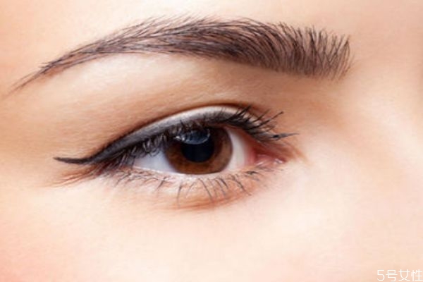 什么是魚尾紋呢 魚尾紋是怎么形成的呢 什么是魚尾紋呢 魚尾紋是怎么形成的呢