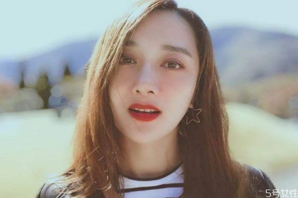 男生應(yīng)不應(yīng)該學會識別綠茶呢 如何識別綠茶呢 男生應(yīng)不應(yīng)該學會識別綠茶呢 如何識別綠茶呢