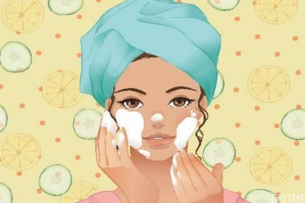 不保養(yǎng)皮膚衰老會更加嚴重嗎 應(yīng)該怎么保養(yǎng)皮膚呢 不保養(yǎng)皮膚衰老會更加嚴重嗎 應(yīng)該怎么保養(yǎng)皮膚呢