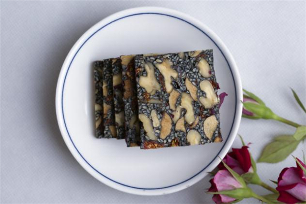 阿膠糕吃多久可以見效 阿膠糕一個(gè)療程吃多久