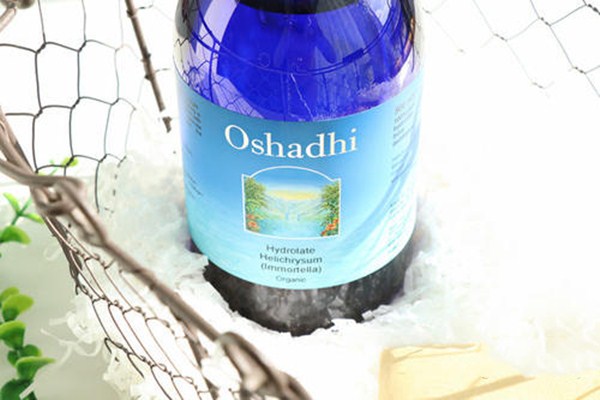 純露有什么用 用了純露還用爽膚水嗎 純露有什么用 用了純露還用爽膚水嗎