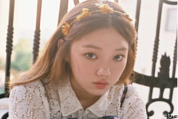 怎么看出一個女生喜歡你 女生暗戀你最準(zhǔn)的表現(xiàn) 怎么看出一個女生喜歡你 女生暗戀你最準(zhǔn)的表現(xiàn)