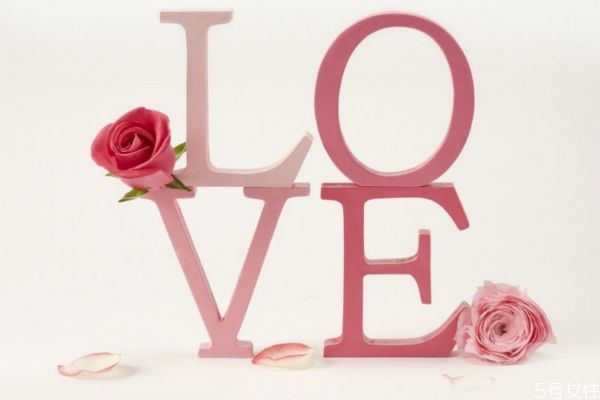 什么是裸婚呢 是否應(yīng)該裸婚呢 什么是裸婚呢 是否應(yīng)該裸婚呢