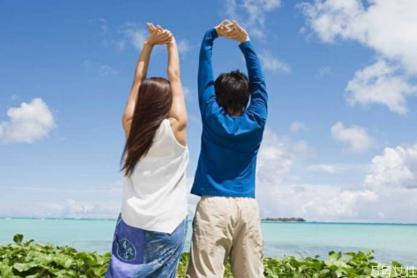 什么是裸婚呢 是否應(yīng)該裸婚呢 什么是裸婚呢 是否應(yīng)該裸婚呢