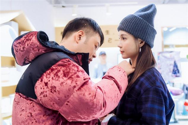 該不該和前任保持聯(lián)系 和前任保持聯(lián)系正常嗎 該不該和前任保持聯(lián)系 和前任保持聯(lián)系正常嗎