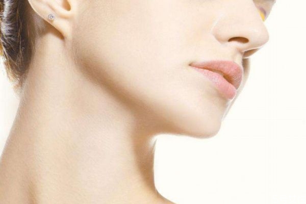 頸紋霜哪個(gè)牌子好 預(yù)防和消除頸紋的方法 頸紋霜哪個(gè)牌子好 預(yù)防和消除頸紋的方法