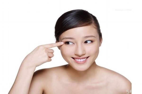 多大會(huì)有魚尾紋呢 魚尾紋可以怎么樣消除呢 多大會(huì)有魚尾紋呢 魚尾紋可以怎么樣消除呢