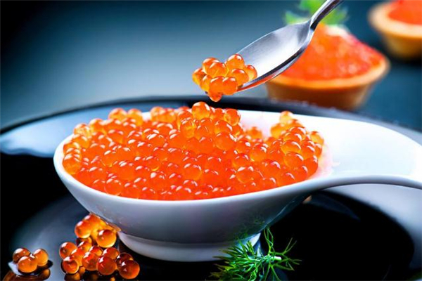 魚子醬為什么要放在虎口吃 魚子醬為什么要放在手上吃 魚子醬為什么要放在虎口吃 魚子醬為什么要放在手上吃