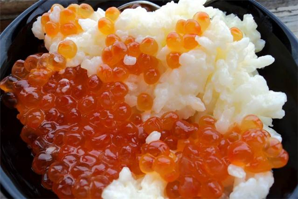 魚子醬為什么要放在虎口吃 魚子醬為什么要放在手上吃 魚子醬為什么要放在虎口吃 魚子醬為什么要放在手上吃