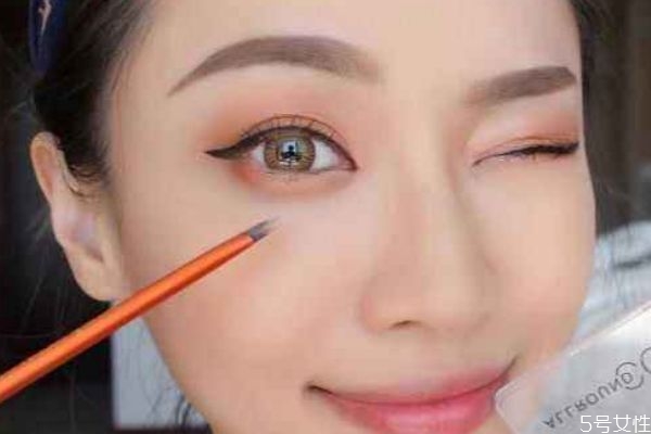 淚溝紋可以預防嗎 淚溝紋和眼袋的區(qū)別是什么呢