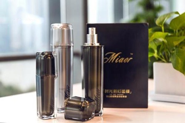 精華液用了還用乳液?jiǎn)?精華液需要天天用嗎 精華液用了還用乳液?jiǎn)?精華液需要天天用嗎