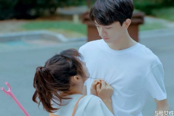 女生怎么追男生易成功 給男生的表白情書怎么寫最感人 女生怎么追男生易成功 給男生的表白情書怎么寫最感人