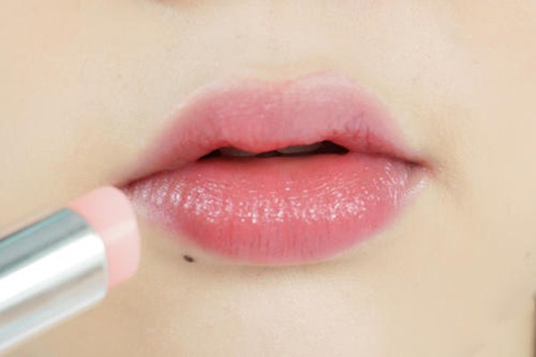 嘟嘟唇豐唇的特點 打完嘟嘟唇多久可以涂口紅 嘟嘟唇豐唇的特點 打完嘟嘟唇多久可以涂口紅