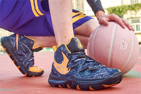 歐文5和aj34哪個好 歐文5和aj34實戰(zhàn)對比測評 歐文5和aj34哪個好 歐文5和aj34實戰(zhàn)對比測評