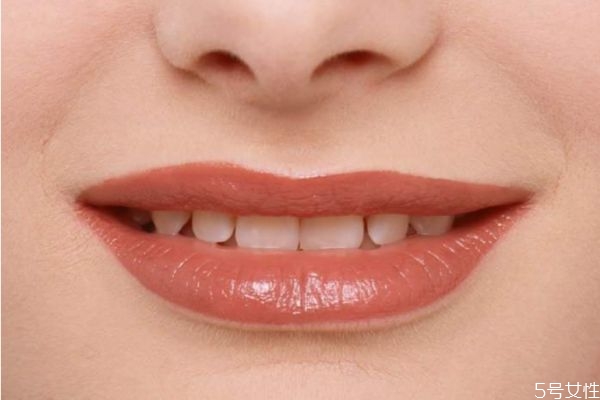 漂唇后嘴巴很干怎么辦 漂唇后起泡了怎么辦 漂唇后嘴巴很干怎么辦 漂唇后起泡了怎么辦