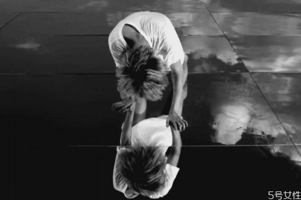 愛(ài)情是否都是公平的呢 愛(ài)情中是否會(huì)卑微呢 愛(ài)情是否都是公平的呢 愛(ài)情中是否會(huì)卑微呢