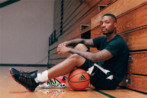 阿迪達(dá)斯利拉德6什么時(shí)候發(fā)售 dame6什么時(shí)候出 阿迪達(dá)斯利拉德6什么時(shí)候發(fā)售 dame6什么時(shí)候出