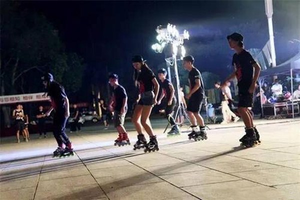 練輪滑怎樣瘦腿 哪些運動最瘦腿 練輪滑怎樣瘦腿 哪些運動最瘦腿