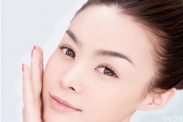 臉辣辣的怎么回事 臉辣辣的可能是這些原因 臉辣辣的怎么回事 臉辣辣的可能是這些原因