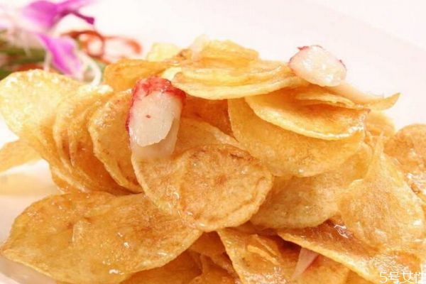 薯片的熱量有多大呢 吃薯片會(huì)長(zhǎng)胖嗎 薯片的熱量有多大呢 吃薯片會(huì)長(zhǎng)胖嗎