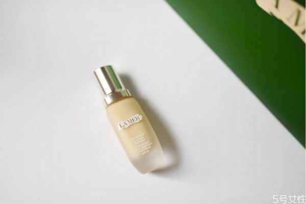 粉底液有什么好處 使用粉底液的注意事項 粉底液有什么好處 使用粉底液的注意事項