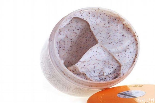 磨砂膏可以用臉上嗎 使用面部磨砂膏的注意事項