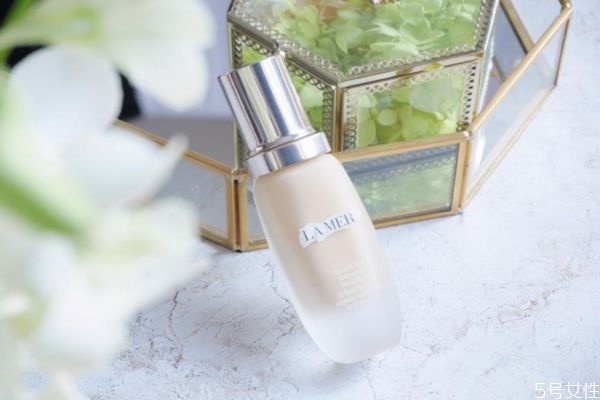 粉底液有什么好處 使用粉底液的注意事項 粉底液有什么好處 使用粉底液的注意事項