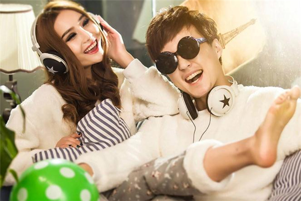 喜歡上閨蜜的男朋友怎么辦 喜歡上閨蜜男朋友該不該追 喜歡上閨蜜的男朋友怎么辦 喜歡上閨蜜男朋友該不該追