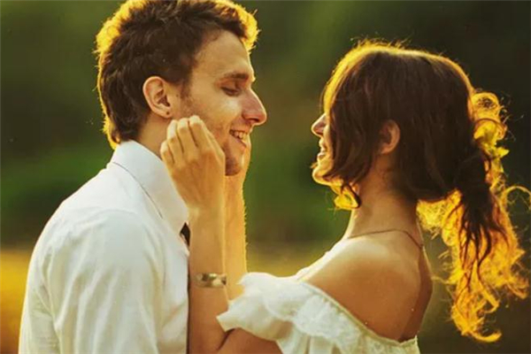 大齡單身該不該等待真愛 大齡單身該不該回老家結(jié)婚 大齡單身該不該等待真愛 大齡單身該不該回老家結(jié)婚