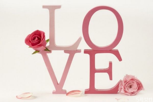 女生愛情里秘密有什么呢 女生在乎男生的表現(xiàn)有什么呢 女生愛情里秘密有什么呢 女生在乎男生的表現(xiàn)有什么呢