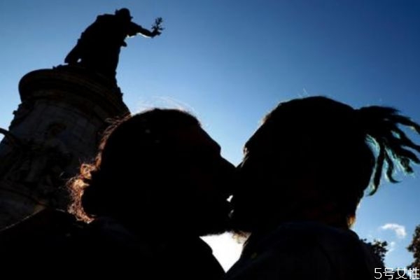 同性中有愛情嗎 愛情中分性別嗎 同性中有愛情嗎 愛情中分性別嗎