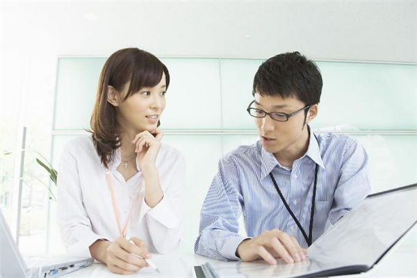 職場女性該不該隱婚 為什么職場女性都選擇不結婚 職場女性該不該隱婚 為什么職場女性都選擇不結婚