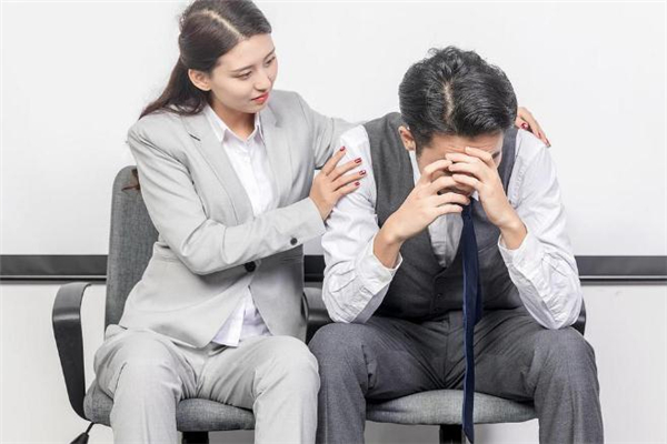 職場女性該不該隱婚 為什么職場女性都選擇不結婚 職場女性該不該隱婚 為什么職場女性都選擇不結婚