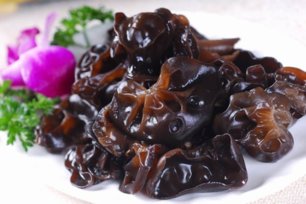 木耳可以降血糖嗎 木耳和什么菜一起吃能降血糖