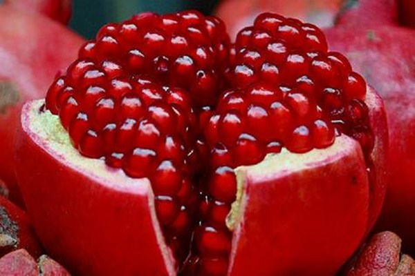 剝開的石榴能過夜能吃嗎 睡前可以吃石榴嗎 剝開的石榴能過夜能吃嗎 睡前可以吃石榴嗎