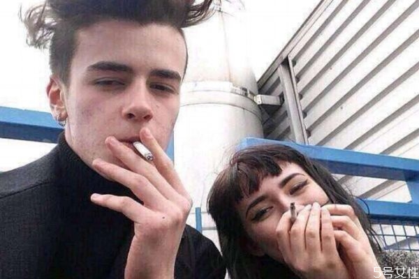 第一次約會(huì)后怎么看對(duì)方喜不喜歡你 對(duì)方喜歡你的表現(xiàn) 第一次約會(huì)后怎么看對(duì)方喜不喜歡你 對(duì)方喜歡你的表現(xiàn)