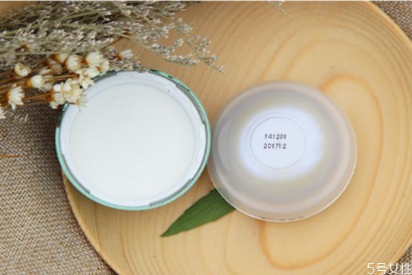 馬應龍八寶眼霜去眼袋怎么樣 馬應龍八寶眼霜效果如何 馬應龍八寶眼霜去眼袋怎么樣 馬應龍八寶眼霜效果如何