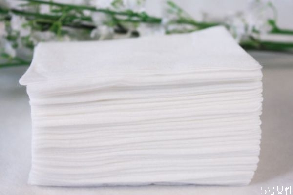 如何挑選一次性洗臉巾 洗臉巾平紋的好還是網(wǎng)紋的好 如何挑選一次性洗臉巾 洗臉巾平紋的好還是網(wǎng)紋的好