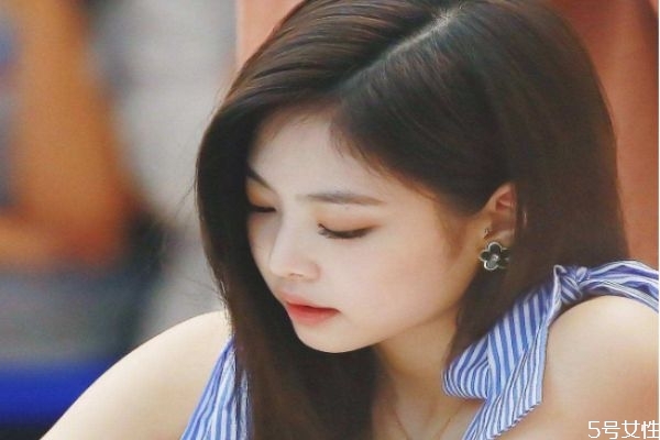 女朋友說感冒了怎么回答 女朋友感冒了暖心的話 女朋友說感冒了怎么回答 女朋友感冒了暖心的話