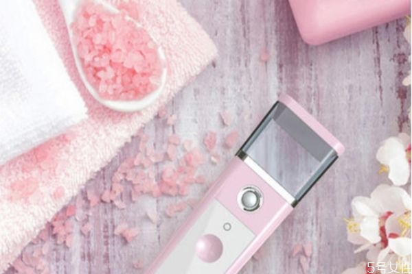 噴霧補水儀剩下的水就放在里面嗎 噴霧補水儀能否天天用 噴霧補水儀剩下的水就放在里面嗎 噴霧補水儀能否天天用