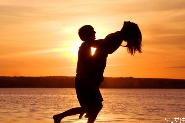 愛(ài)情可以委曲求全嗎 愛(ài)情中可以一味忍讓嗎