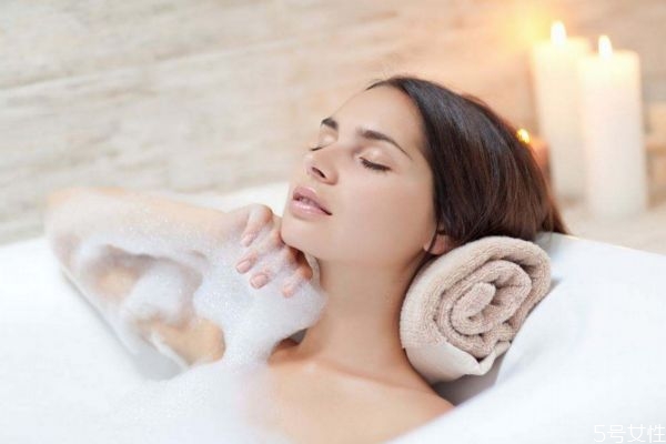 泡澡可以天天泡嗎 泡澡可以每天泡嗎 泡澡可以天天泡嗎 泡澡可以每天泡嗎